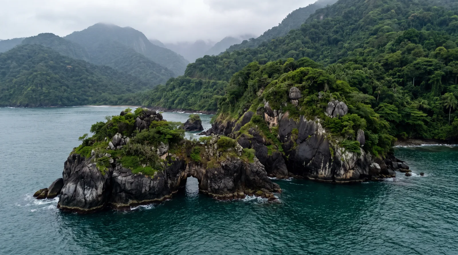 Los Arcos Snorkel & Sail